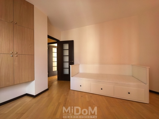 Сдам трехкомнатную (3-комн.) квартиру, Ильюшина ул, 8, Санкт-Петербург г