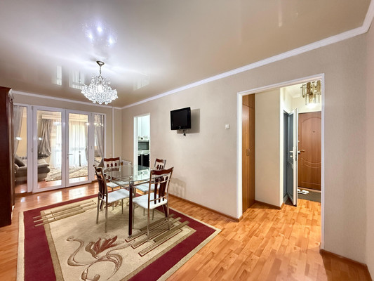 Продам трехкомнатную (3-комн.) квартиру, Хмельницкого ул, 39А, Нальчик г