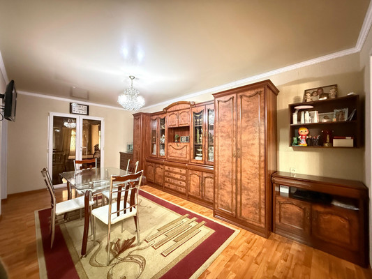 Продам трехкомнатную (3-комн.) квартиру, Хмельницкого ул, 39А, Нальчик г