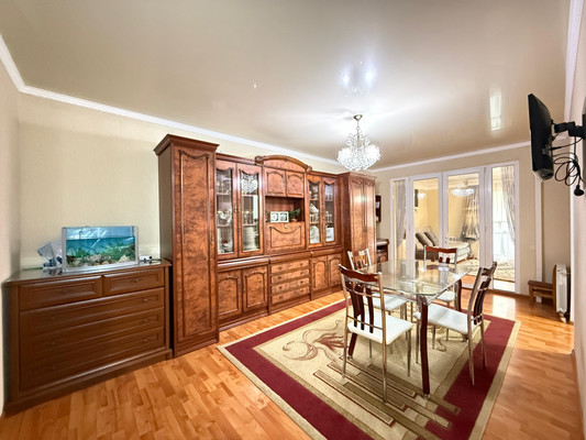 Продам трехкомнатную (3-комн.) квартиру, Хмельницкого ул, 39А, Нальчик г