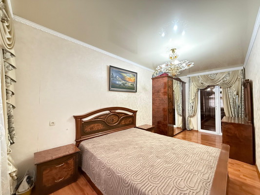 Продам трехкомнатную (3-комн.) квартиру, Хмельницкого ул, 39А, Нальчик г