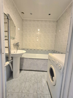 Продам трехкомнатную (3-комн.) квартиру, Чапаева ул, 118, Воронеж г