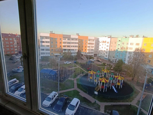 Продам двухкомнатную (2-комн.) квартиру, Солнечный городок мкр, 3, ЛМС п