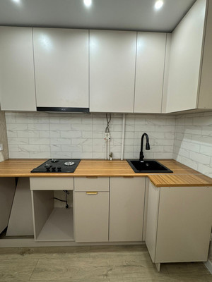 Продам трехкомнатную (3-комн.) квартиру, Коммунистическая ул, 84, Сыктывкар г