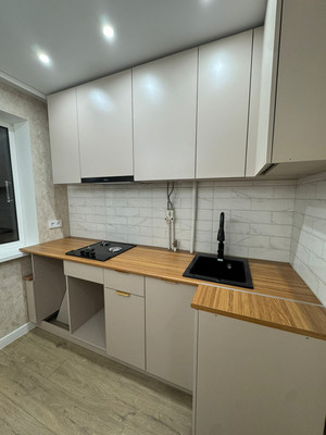 Продам трехкомнатную (3-комн.) квартиру, Коммунистическая ул, 84, Сыктывкар г