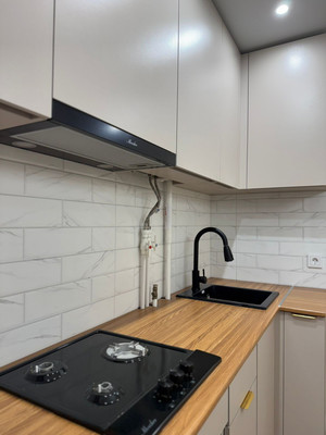 Продам трехкомнатную (3-комн.) квартиру, Коммунистическая ул, 84, Сыктывкар г