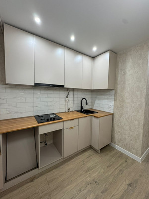 Продам трехкомнатную (3-комн.) квартиру, Коммунистическая ул, 84, Сыктывкар г