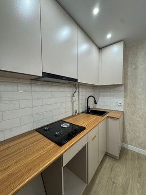 Продам трехкомнатную (3-комн.) квартиру, Коммунистическая ул, 84, Сыктывкар г