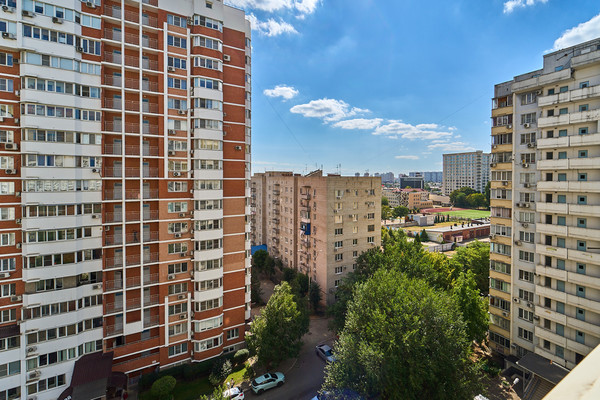Продам трехкомнатную (3-комн.) квартиру, им. 40-летия Победы ул, 33к6, Краснодар г