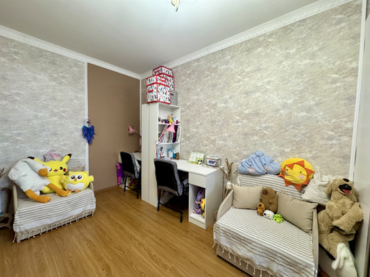 Продам трехкомнатную (3-комн.) квартиру, Молодежная ул, 27, Речицы с