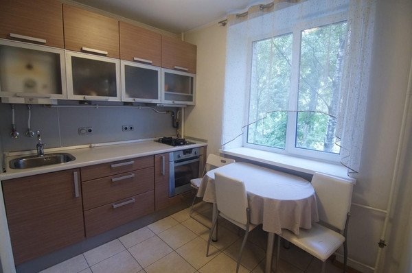 Продам двухкомнатную (2-комн.) квартиру, Оранжерейная ул, 62, Пушкин г