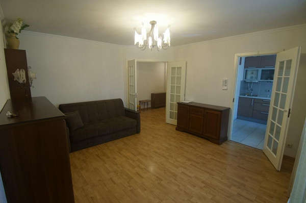 Продам двухкомнатную (2-комн.) квартиру, Оранжерейная ул, 62, Пушкин г