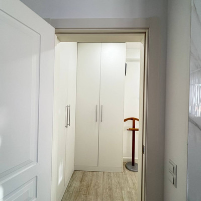 Продам однокомнатную (1-комн.) квартиру, Байкальская ул, 141, Иркутск г