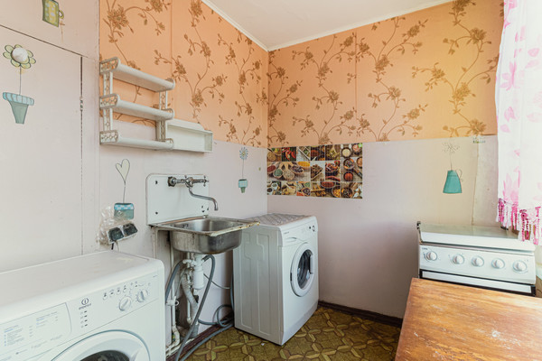 Продам двухкомнатную (2-комн.) квартиру, Тельмана ул, 42, Санкт-Петербург г