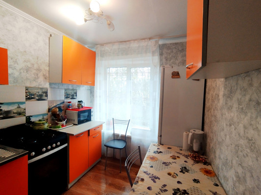 Продам однокомнатную (1-комн.) квартиру, 1-й мкр, 29, Московский г