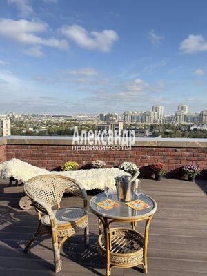 Продам многокомнатную квартиру, Краснопутиловская ул, 76к2, Санкт-Петербург г