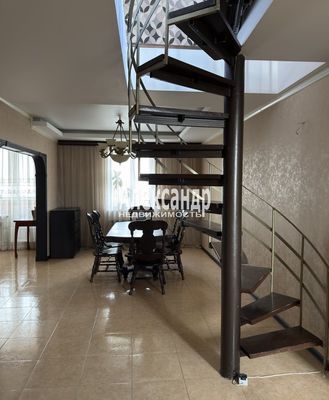 Продам многокомнатную квартиру, Краснопутиловская ул, 76к2, Санкт-Петербург г