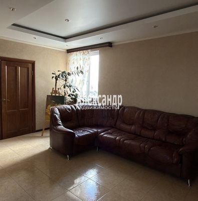 Продам многокомнатную квартиру, Краснопутиловская ул, 76к2, Санкт-Петербург г