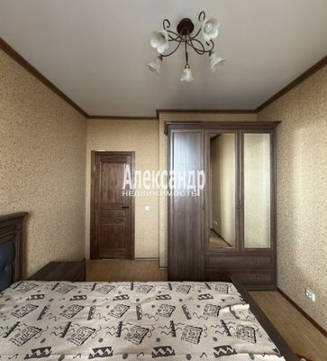 Продам многокомнатную квартиру, Краснопутиловская ул, 76к2, Санкт-Петербург г