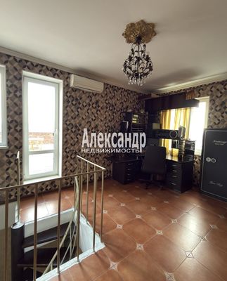 Продам многокомнатную квартиру, Краснопутиловская ул, 76к2, Санкт-Петербург г