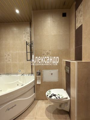 Продам многокомнатную квартиру, Краснопутиловская ул, 76к2, Санкт-Петербург г