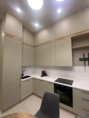 Продам однокомнатную (1-комн.) квартиру, Рябиновая ул, 7к1, Бородки д