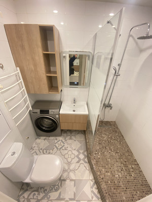 Продам однокомнатную (1-комн.) квартиру, Рябиновая ул, 7к1, Бородки д