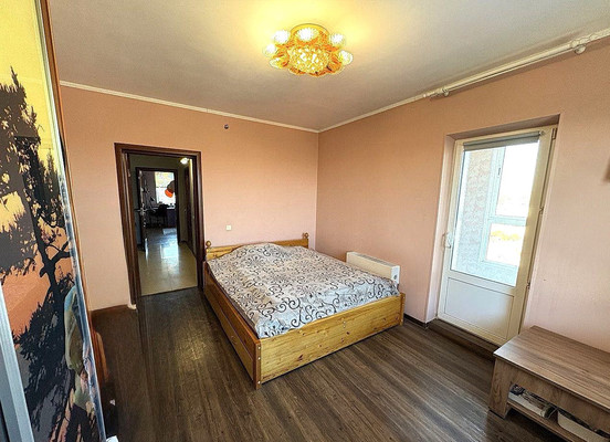 Продам трехкомнатную (3-комн.) квартиру, Старо-Кузьмихинская ул, 48, Иркутск г