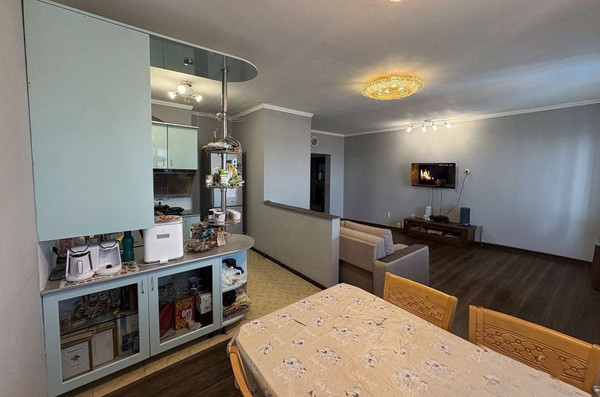 Продам трехкомнатную (3-комн.) квартиру, Старо-Кузьмихинская ул, 48, Иркутск г