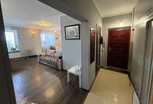 Продам трехкомнатную (3-комн.) квартиру, Старо-Кузьмихинская ул, 48, Иркутск г