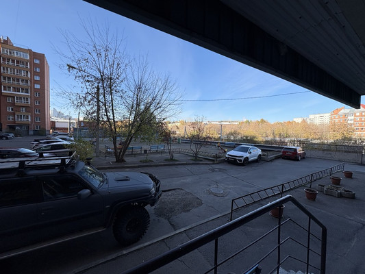 Продам трехкомнатную (3-комн.) квартиру, Старо-Кузьмихинская ул, 48, Иркутск г