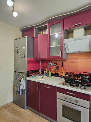 Продам многокомнатную квартиру, Мира пр-кт, 42, Великий Новгород г