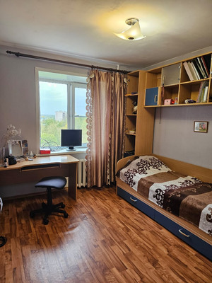 Продам многокомнатную квартиру, Мира пр-кт, 42, Великий Новгород г