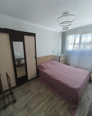 Продам трехкомнатную (3-комн.) квартиру, Лётчика Пилютова ул, 5, Санкт-Петербург г