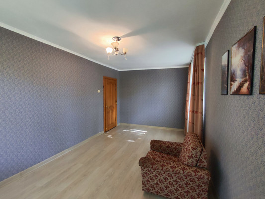 Продам трехкомнатную (3-комн.) квартиру, Великанова ул, 11к1, Рязань г