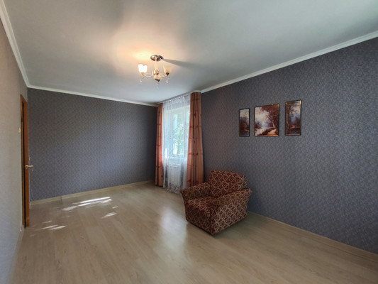 Продам трехкомнатную (3-комн.) квартиру, Великанова ул, 11к1, Рязань г