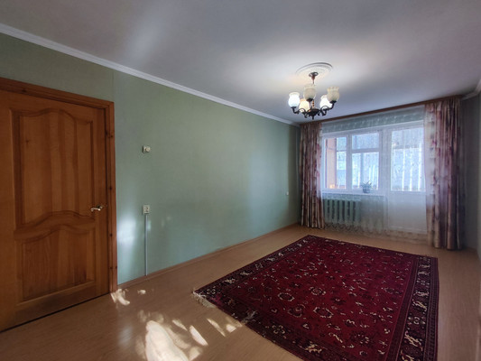 Продам трехкомнатную (3-комн.) квартиру, Великанова ул, 11к1, Рязань г