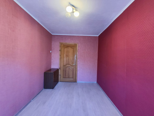 Продам трехкомнатную (3-комн.) квартиру, Великанова ул, 11к1, Рязань г