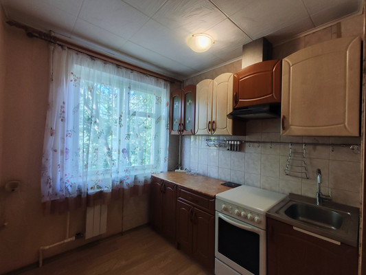 Продам трехкомнатную (3-комн.) квартиру, Великанова ул, 11к1, Рязань г