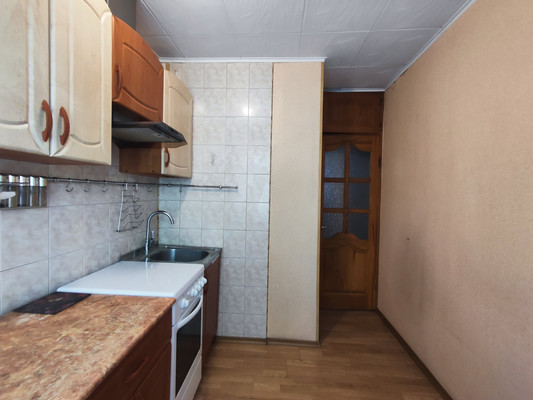 Продам трехкомнатную (3-комн.) квартиру, Великанова ул, 11к1, Рязань г