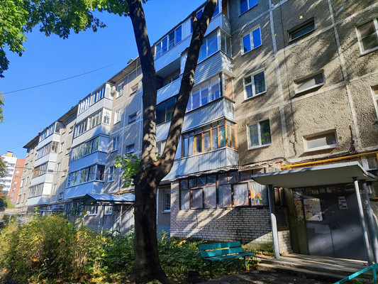 Продам трехкомнатную (3-комн.) квартиру, Великанова ул, 11к1, Рязань г