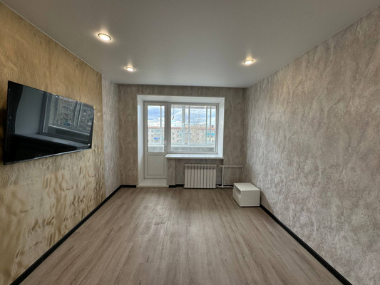 Продам двухкомнатную (2-комн.) квартиру, Победы пр-кт, 20к5, Комсомольск-на-Амуре г