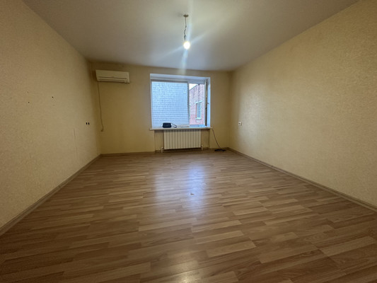 Продам двухкомнатную (2-комн.) квартиру, Осипенко ул, 1, Новокубанск г