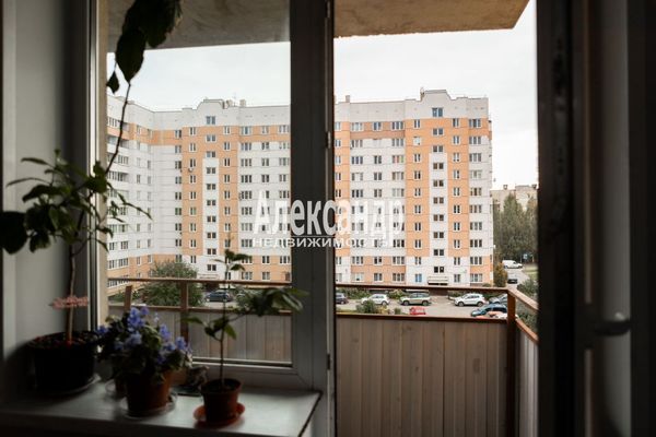 Продам двухкомнатную (2-комн.) квартиру, Западный проезд, 11Ак1, имени Свердлова гп