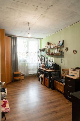 Продам двухкомнатную (2-комн.) квартиру, Западный проезд, 11Ак1, имени Свердлова гп