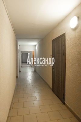 Продам двухкомнатную (2-комн.) квартиру, Западный проезд, 11Ак1, имени Свердлова гп