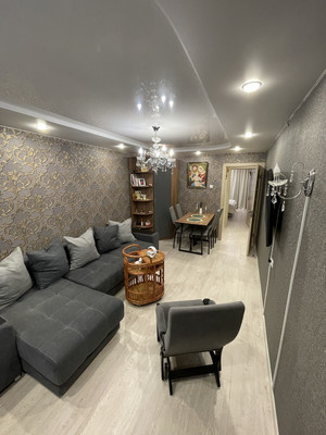 Продам двухкомнатную (2-комн.) квартиру, Фестивальная ул, 18, Апатиты г