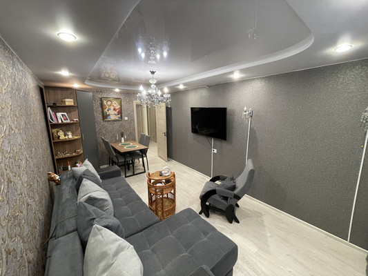 Продам двухкомнатную (2-комн.) квартиру, Фестивальная ул, 18, Апатиты г