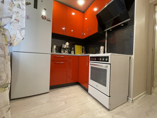 Продам двухкомнатную (2-комн.) квартиру, Фестивальная ул, 18, Апатиты г