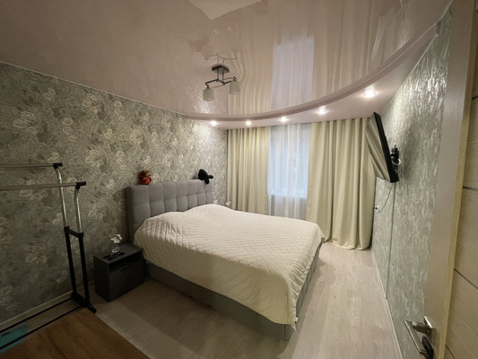 Продам двухкомнатную (2-комн.) квартиру, Фестивальная ул, 18, Апатиты г